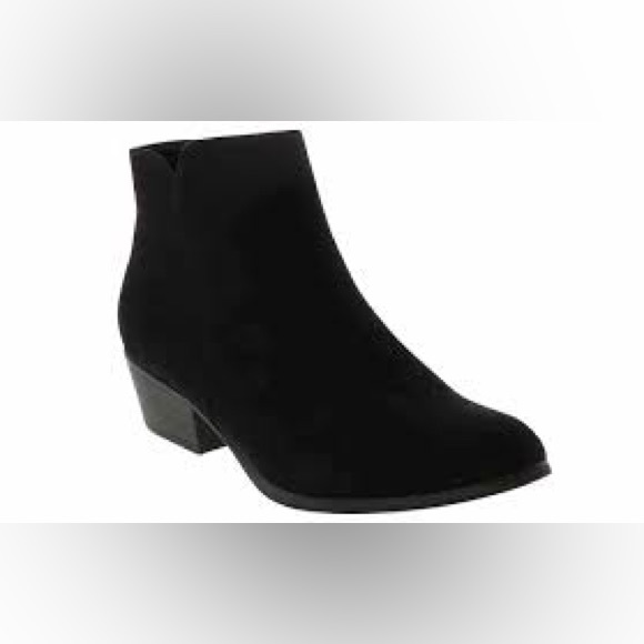 UNIONBAY Shoes - ‼️NWOT‼️union bay suede ankle booties